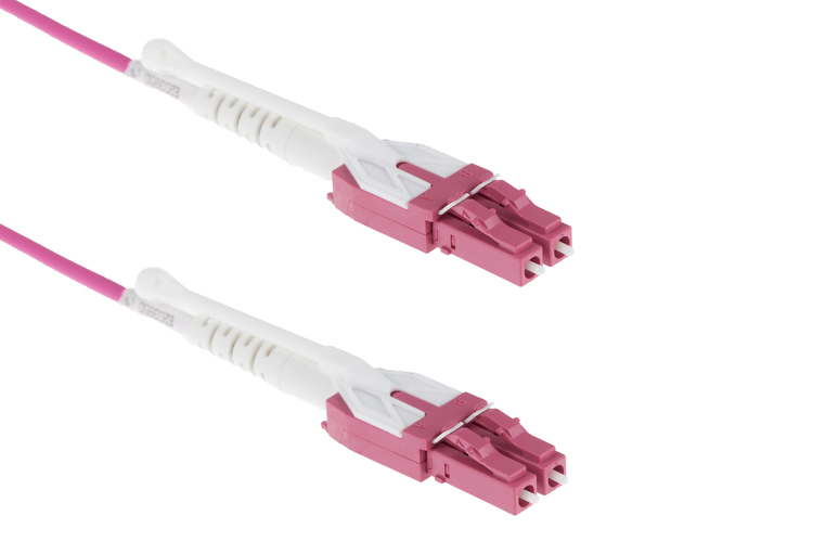 5M OM4 LC LC Violet Fiber Patch Cable Push Pull Tab High density